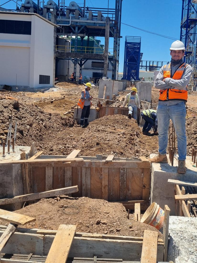 Ing. Carlos Cartaman en la ejecución de fundaciones